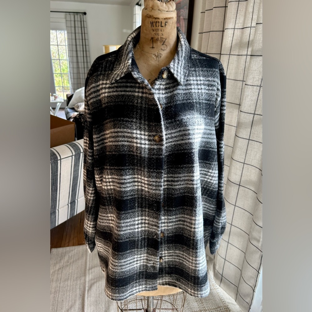 Black & White Schacket